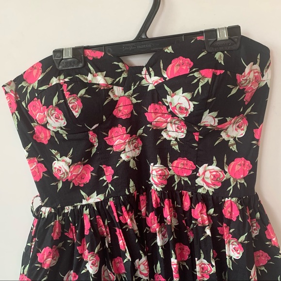 Women’s Medium Black Floral Mini Dress - Picture 3 of 13